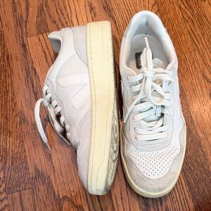 Veja Women's Sneakers in Off-White and Cream